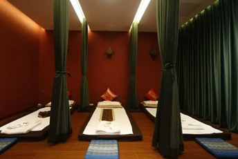 武汉江岸区泰式按摩的被动瑜伽：当身体被折叠成诗